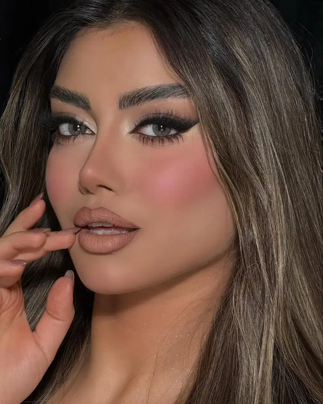 تخفیف فوق العاده میکاپ شینیون و آموزش|خدمات آرایشگری و زیبایی|خرم‌آباد, |دیوار