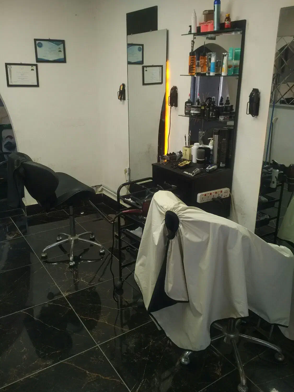 واگذاری سالن مردانه/زنانه60متری و یا مغازه خالی|اجارهٔ مغازه و غرفه|بندر ترکمن, |دیوار