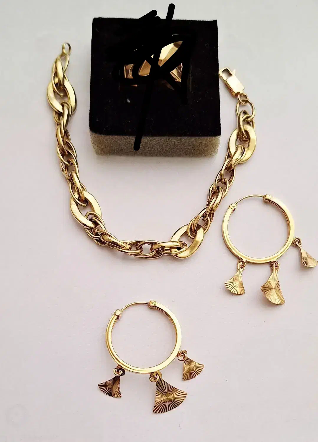 طلا ۱۸ عیار ۲۰۰ بالای تابلو|جواهرات|کرج, شهرک اوج|دیوار