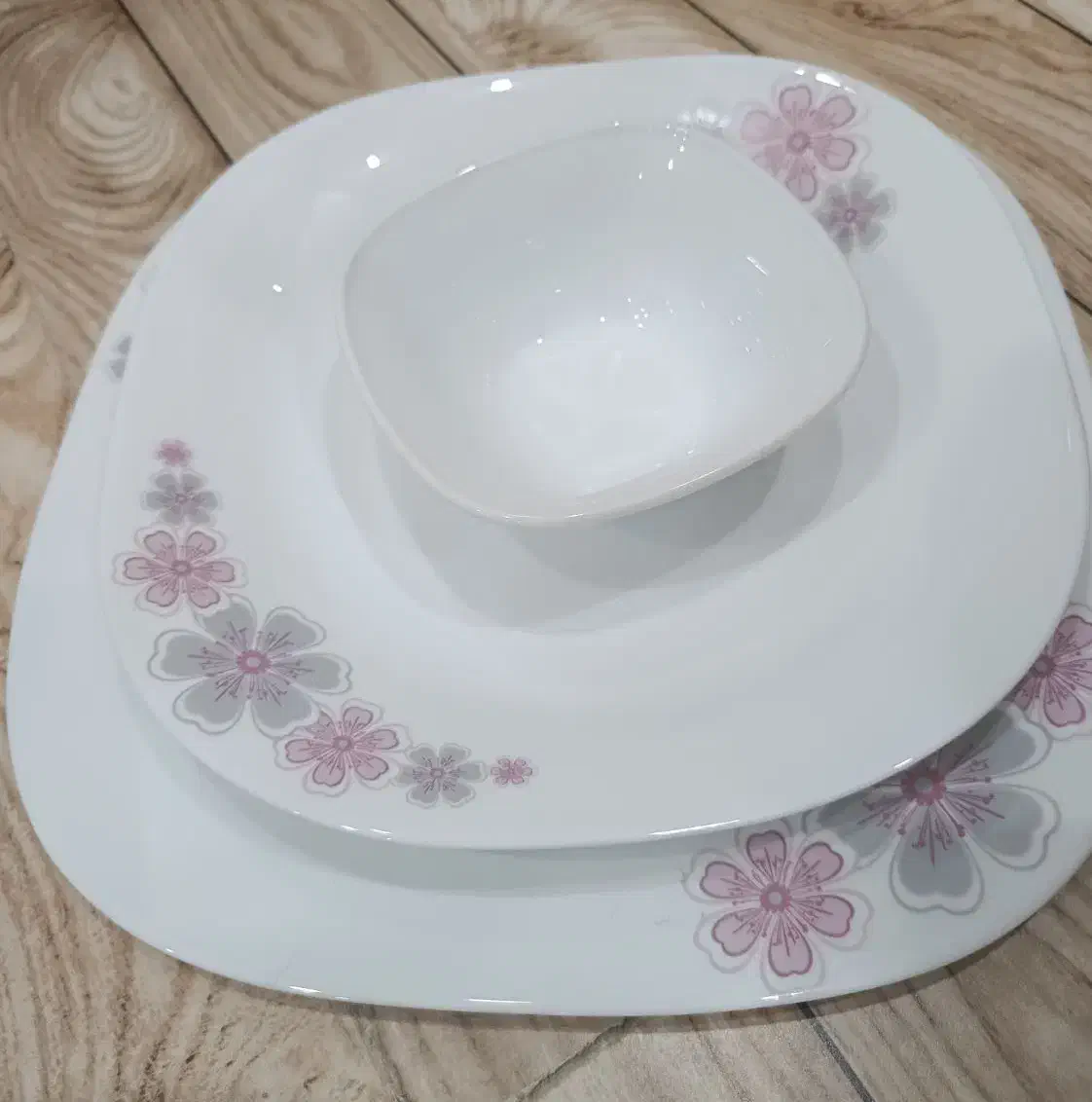 ظروف آرکوپال مارک بریکا|ظروف سرو و پذیرایی|سنندج, |دیوار