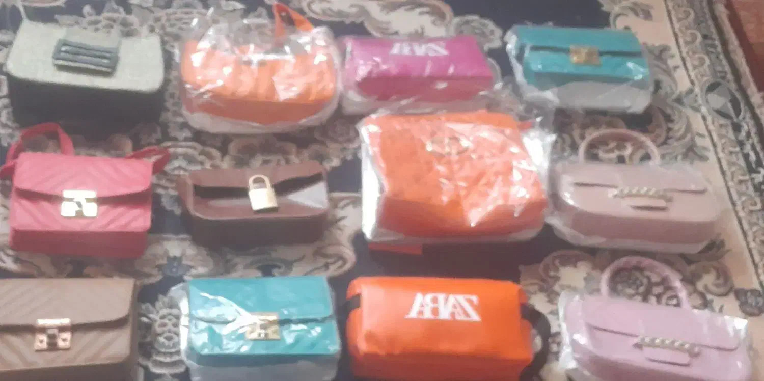 تعدادی کیف زنانه|کیف، کفش، کمربند|لنگرود, |دیوار