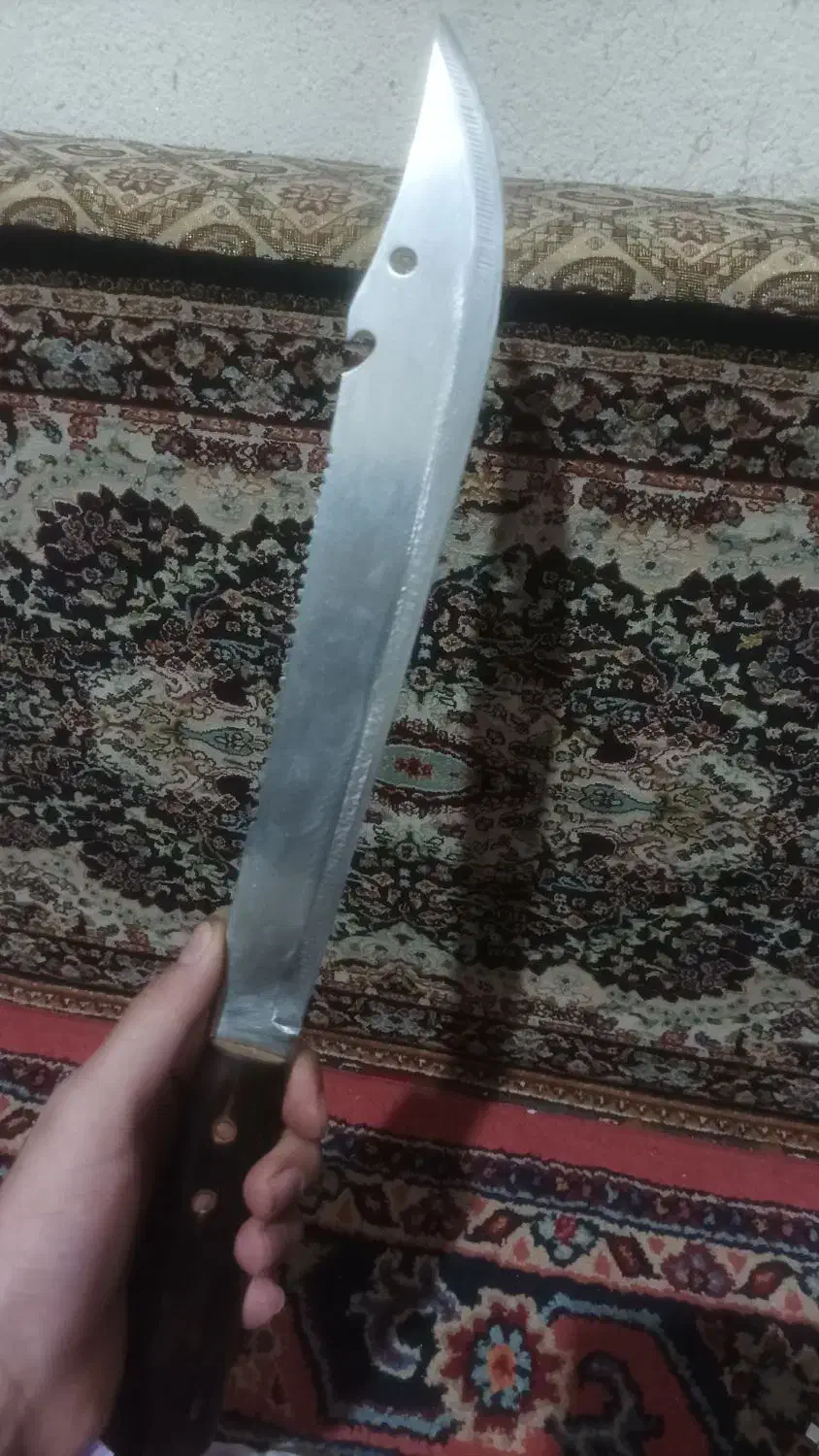 چاقو برنده|کلکسیون اشیاء عتیقه|همدان, |دیوار