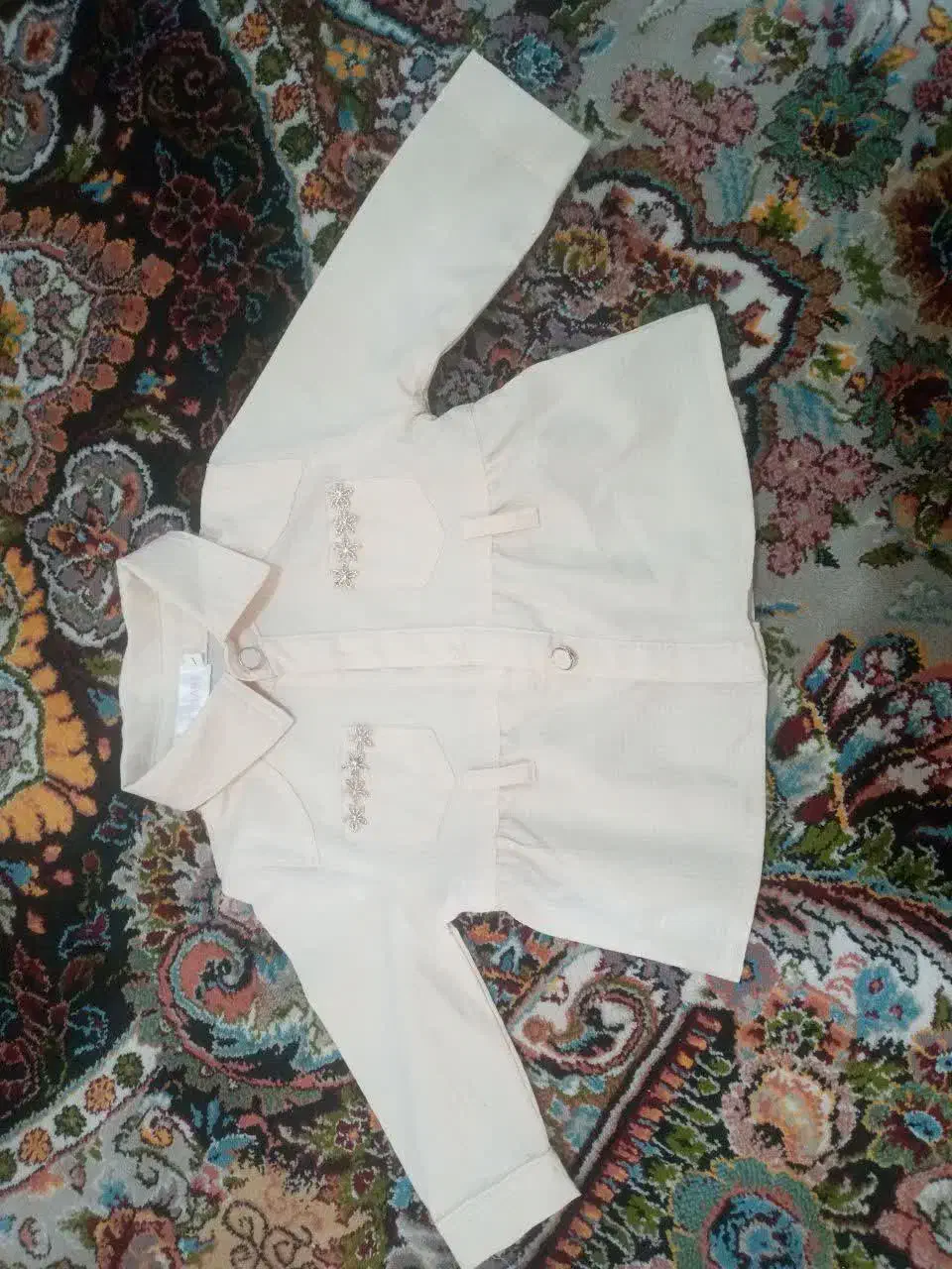 لباس بچگانه درحدنو|کفش و لباس بچه|اندیشه, اندیشه فاز ۱|دیوار