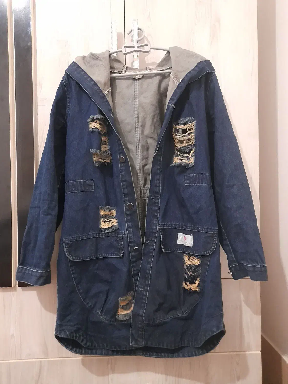 تعدای مانتو و لباس مجلسی|لباس|شیراز, سلطان آباد|دیوار