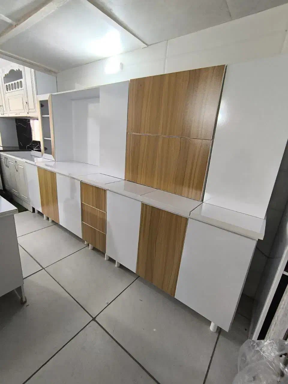 انواع کابینت نمایشگاهی  سفید صدفی کد2580|مصالح و تجهیزات ساختمان|یزد, |دیوار