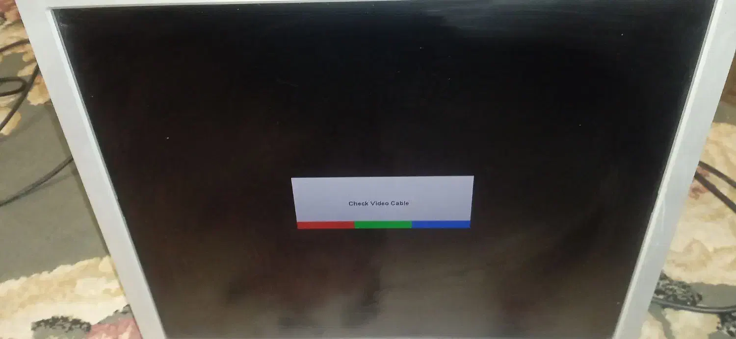 مانیتور اچ پی ۱۷اینچ|قطعات و لوازم جانبی رایانه|شیراز, گلشن|دیوار