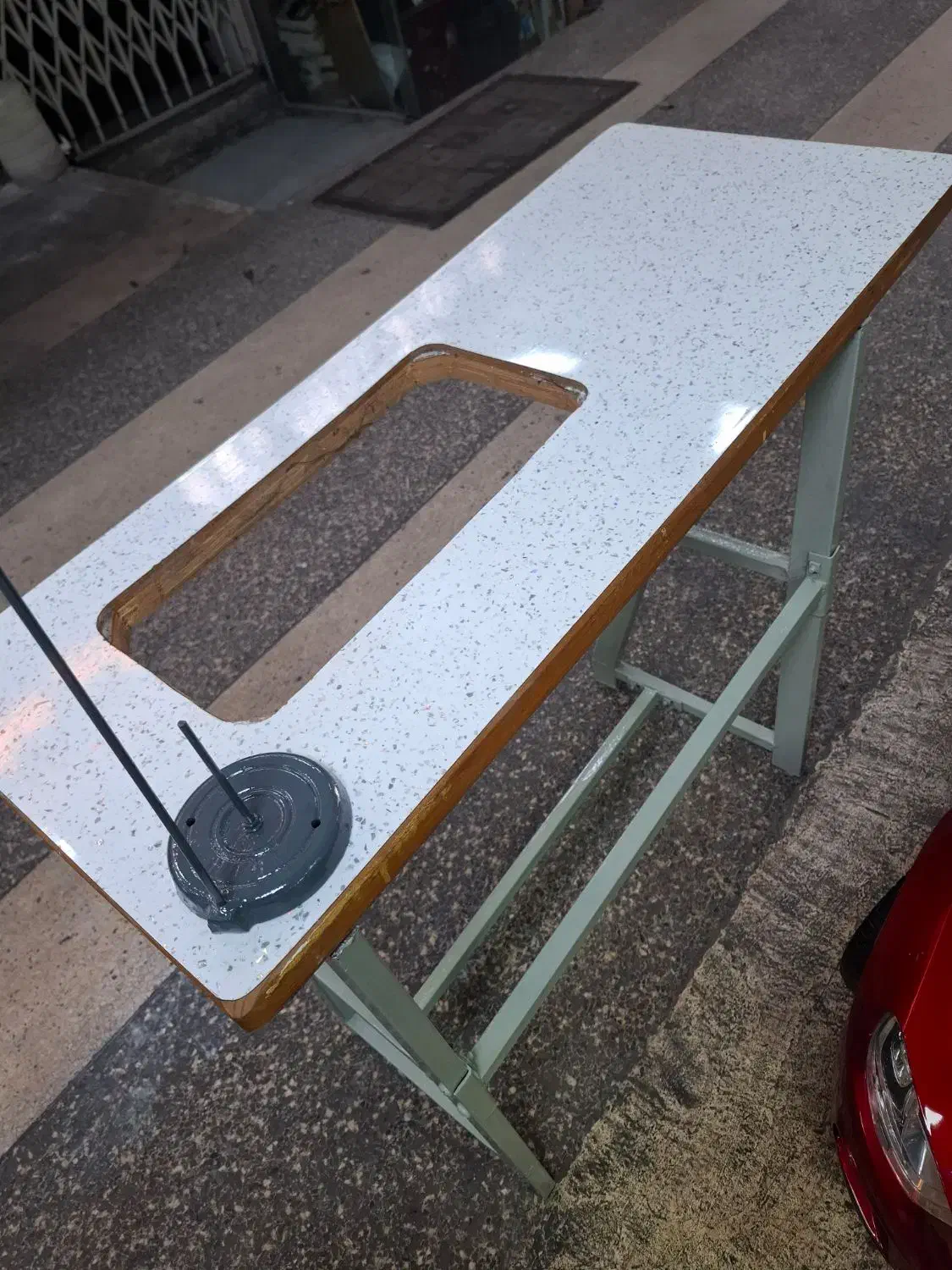 فروشگاه عسکری میز چرخ خیاطی خانگی ژانومه|لوازم خیاطی و بافتنی|رشت, بازار|دیوار