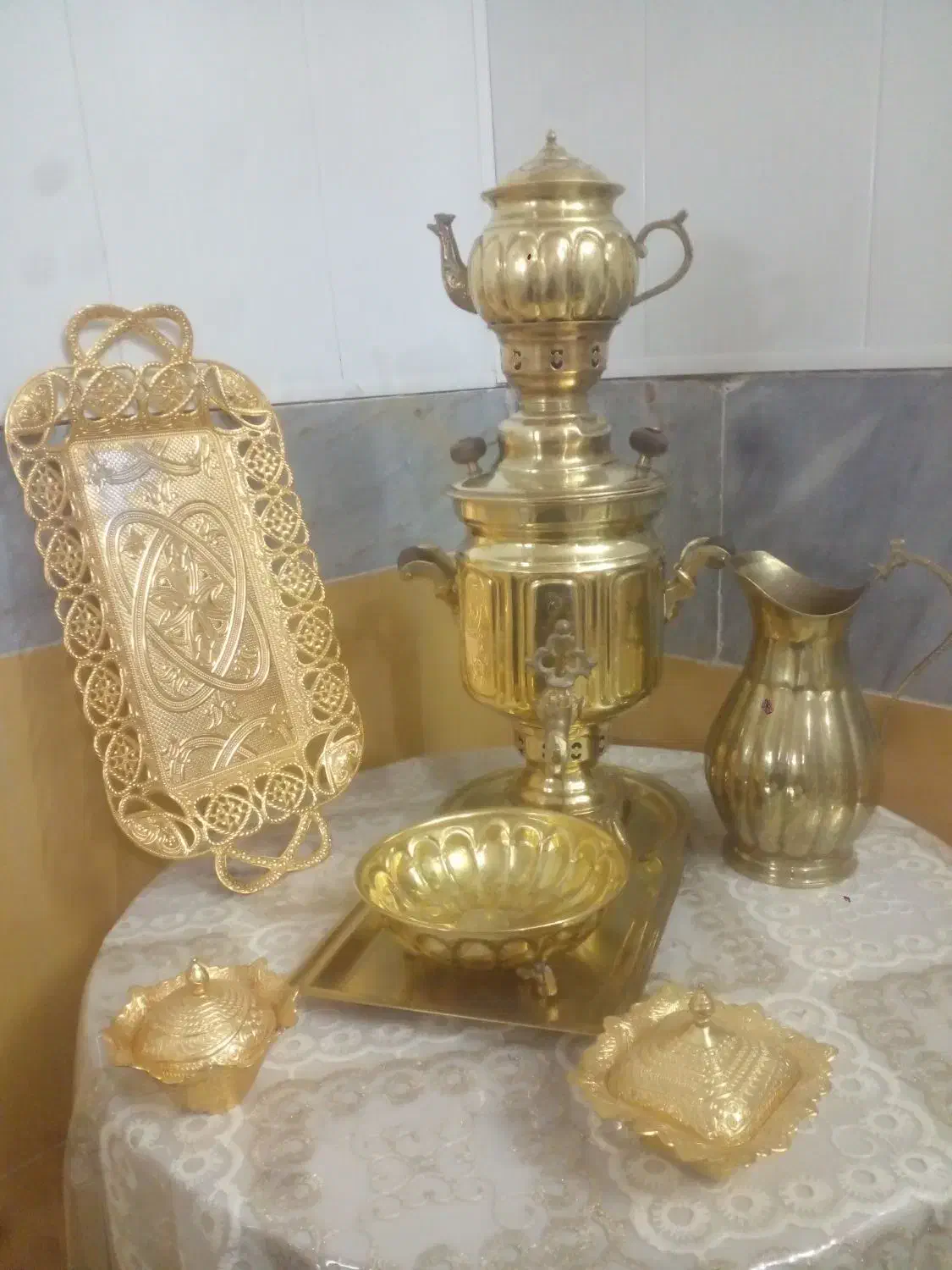 سماور وسینی قوری و... برنجی|صنایع دستی و سایر لوازم تزئینی|کاشان, راوند|دیوار