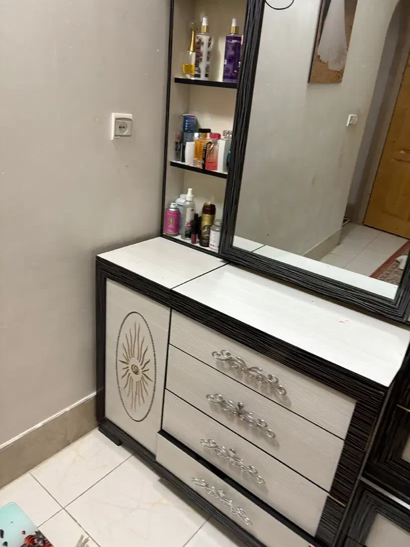 سرویس خواب دو نفره|تخت و سرویس خواب|زاهدان, |دیوار