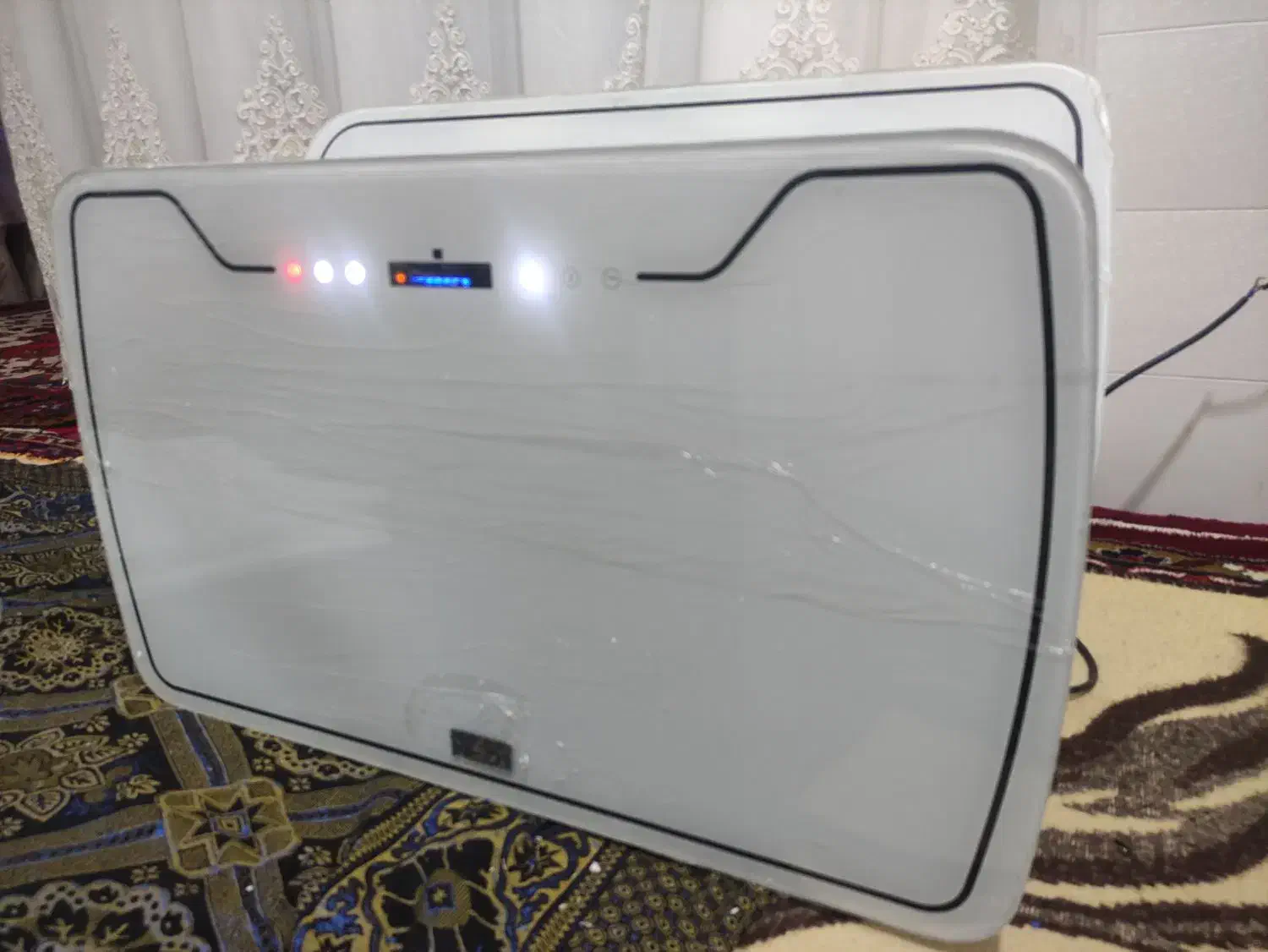 هود آی کن|هود|تبریز, |دیوار