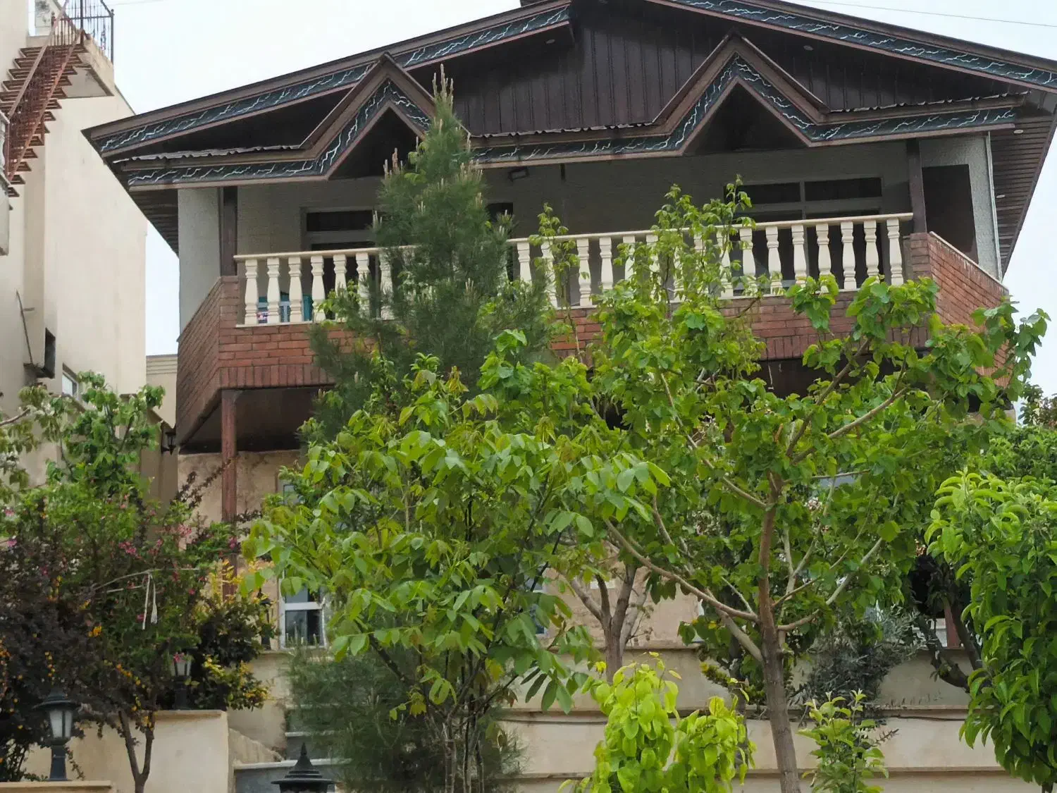 ویلا رودهن مهرآباد خورین ۵۰۰ متر ۱۷۰متر بنا|فروش خانه و ویلا|رودهن, |دیوار