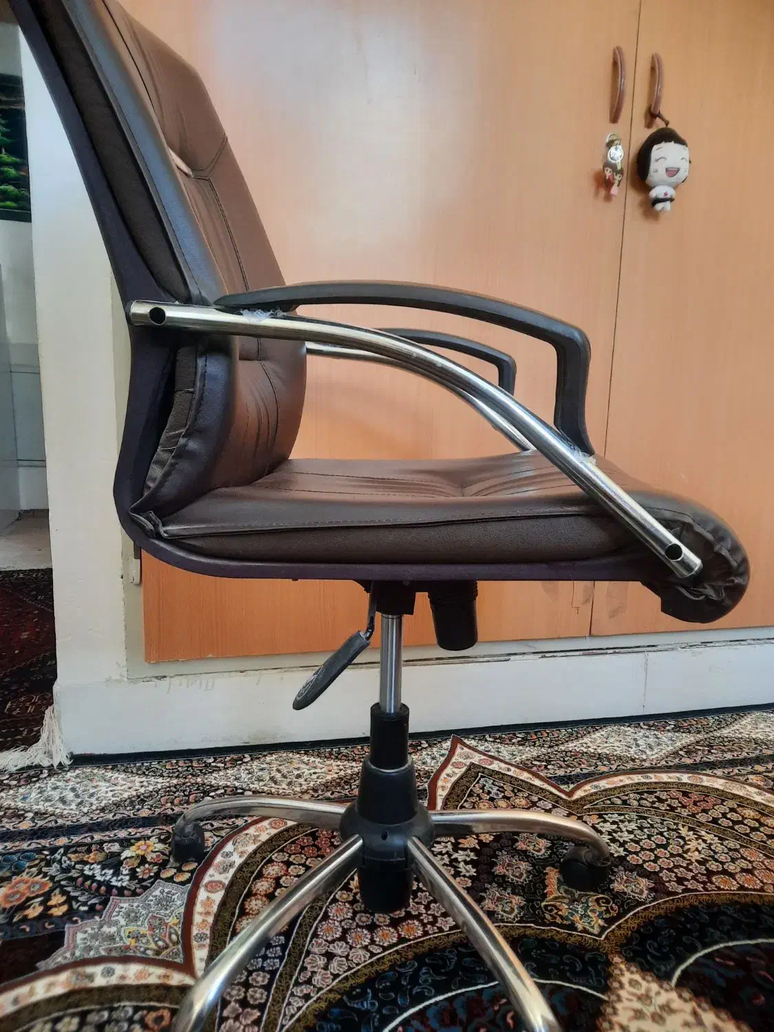 صندلی چرخ دار اداری|صندلی و نیمکت|آباده, |دیوار