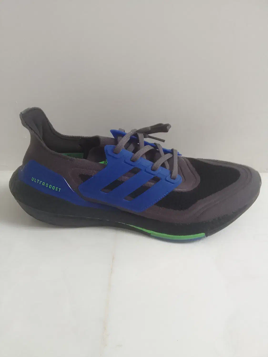 کفش آدیداس ultraboost(د8 میلیون زیر قیمت بازار)|کیف، کفش، کمربند|شیراز, صنایع الکترونیک|دیوار