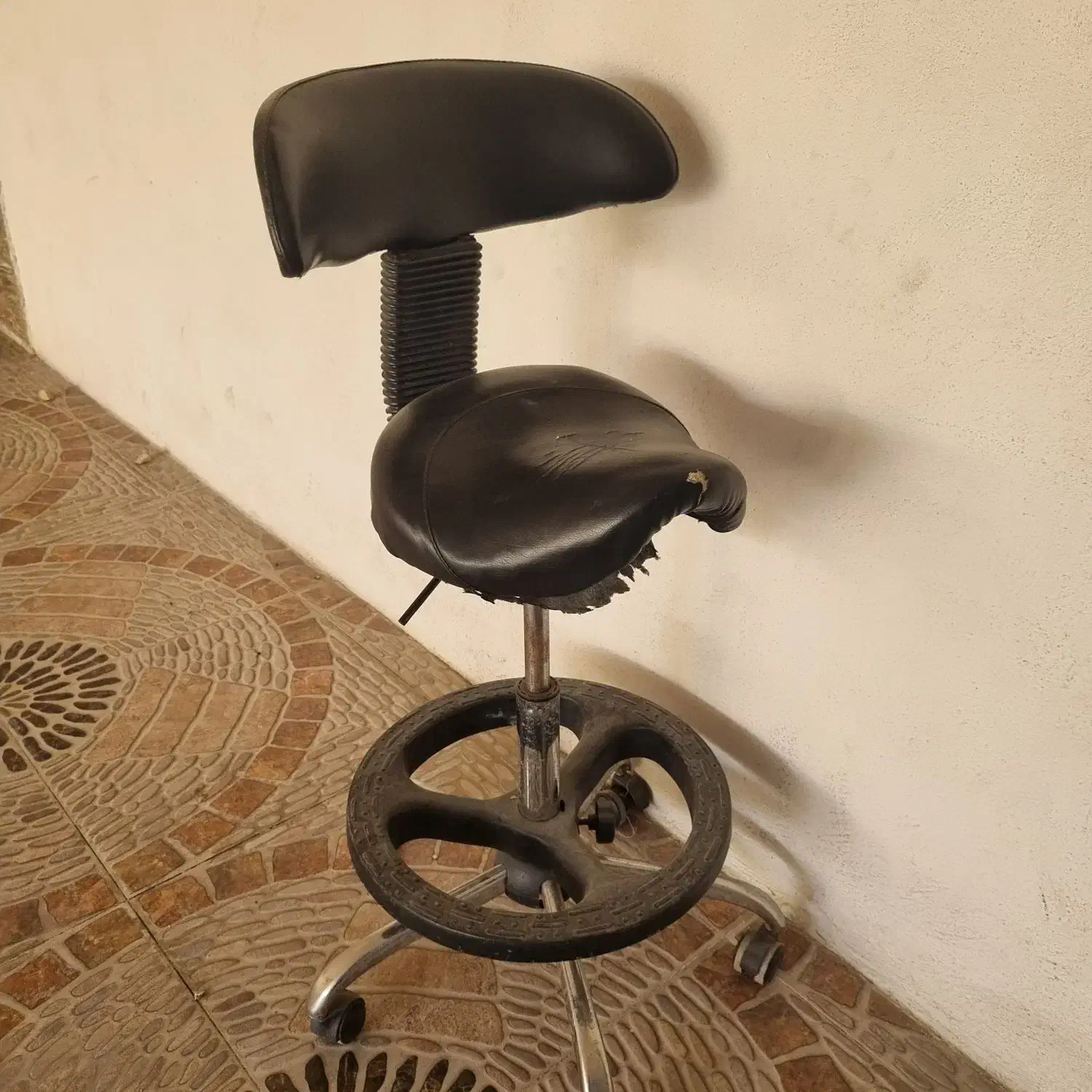 صندلی|صندلی و نیمکت|گنبد کاووس, |دیوار