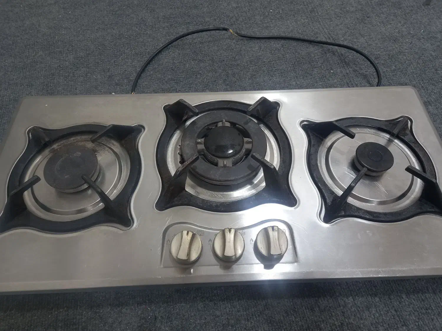 اجاق گازروکابینتی۳شعله .استیل.کم کارکرده|اجاق گاز و لوازم برقی پخت‌وپز|خمیر, |دیوار