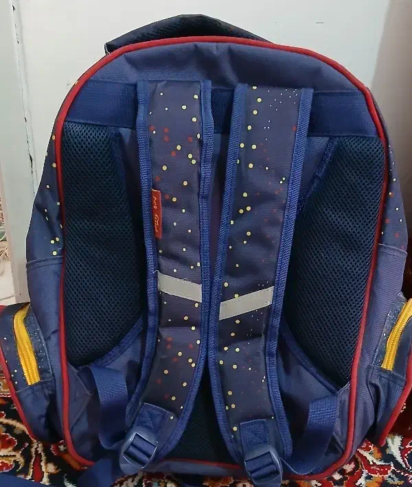 کیف مدرسه پسرانه|کیف، کفش، کمربند|پرند, فاز ۱|دیوار