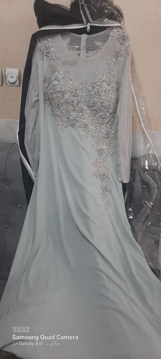 مجلسی بلند|لباس|فلاورجان, |دیوار