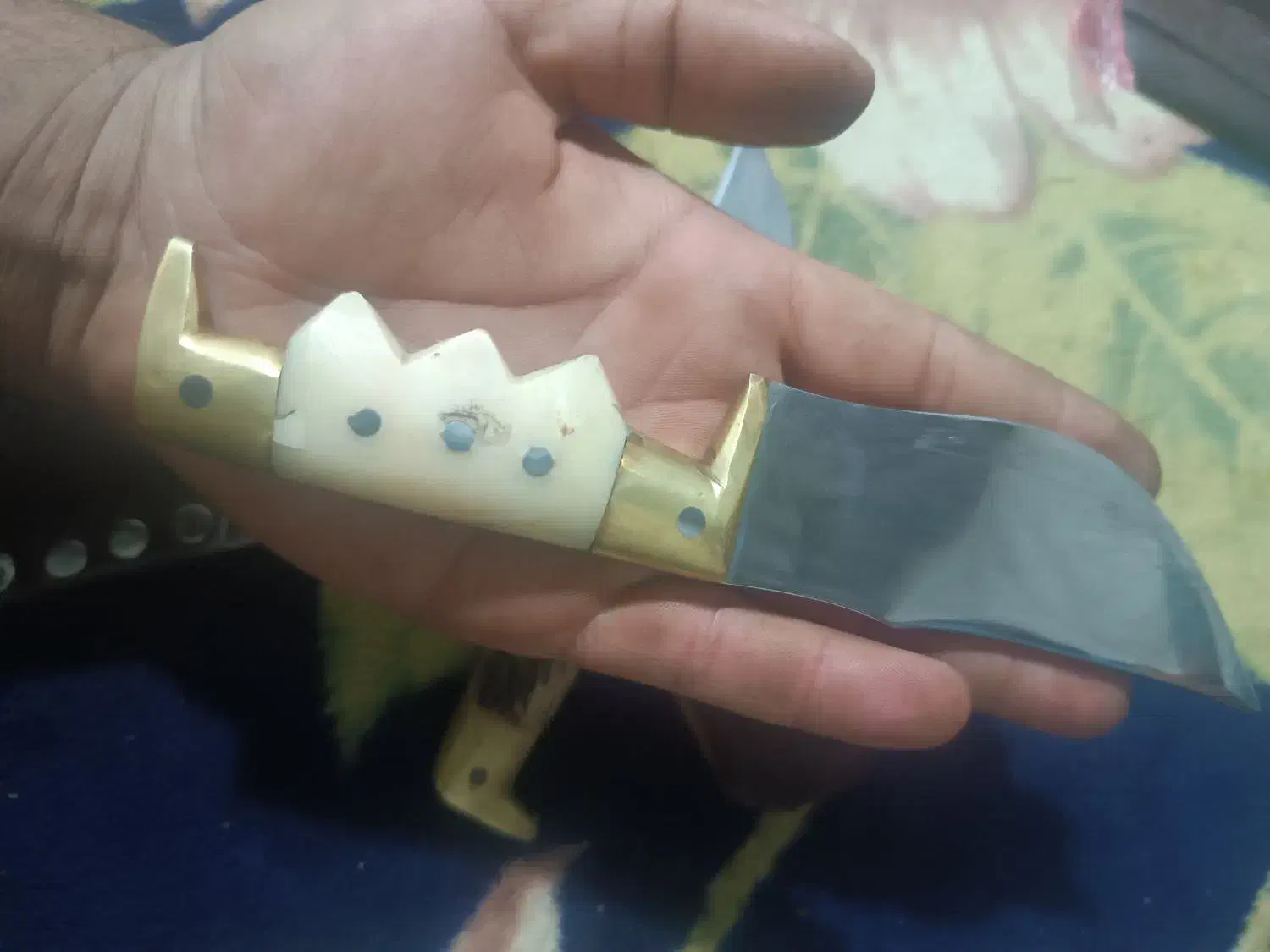 چاقو کهنوردی|کلکسیون اشیاء عتیقه|گرگان, |دیوار