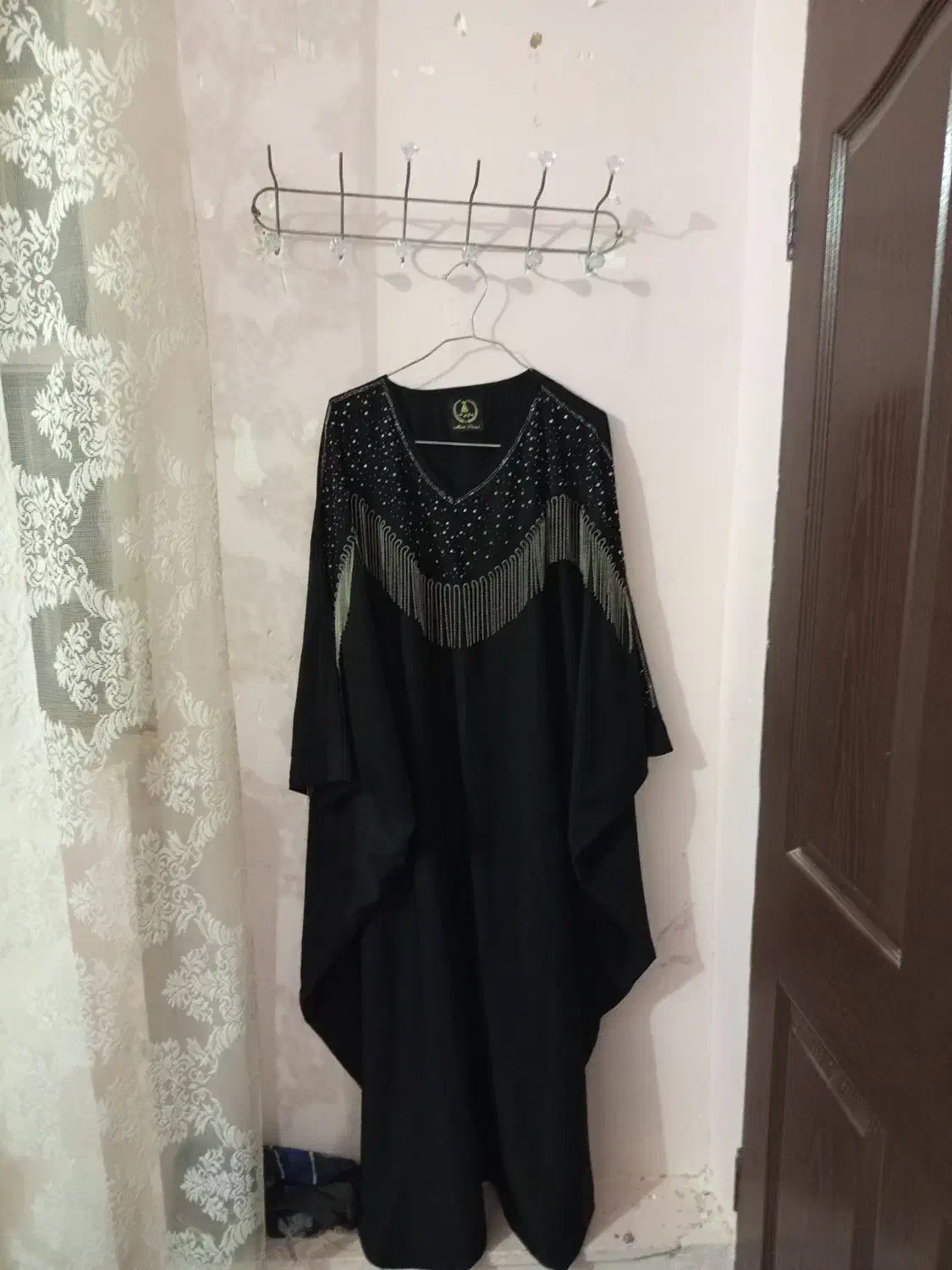 لباس مجلسی|لباس|قیدار, |دیوار