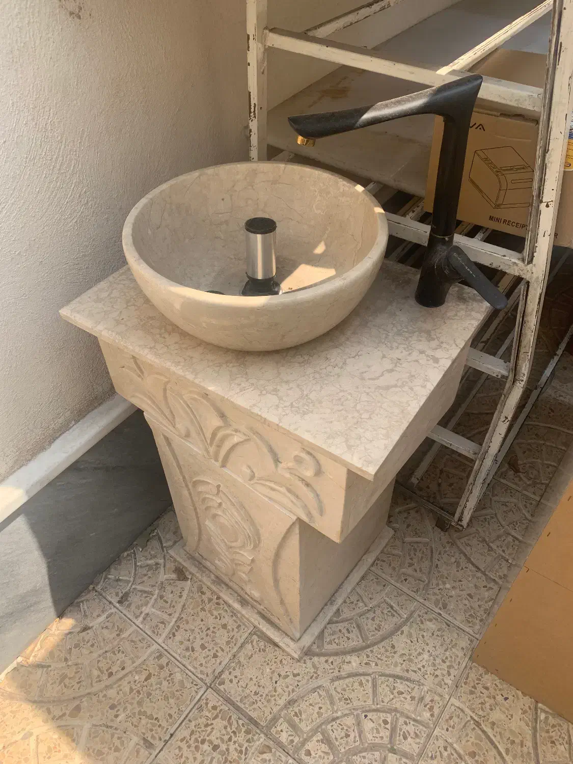 روشویی سنگی باشیرالات روش|لوازم سرویس بهداشتی|مراغه, |دیوار