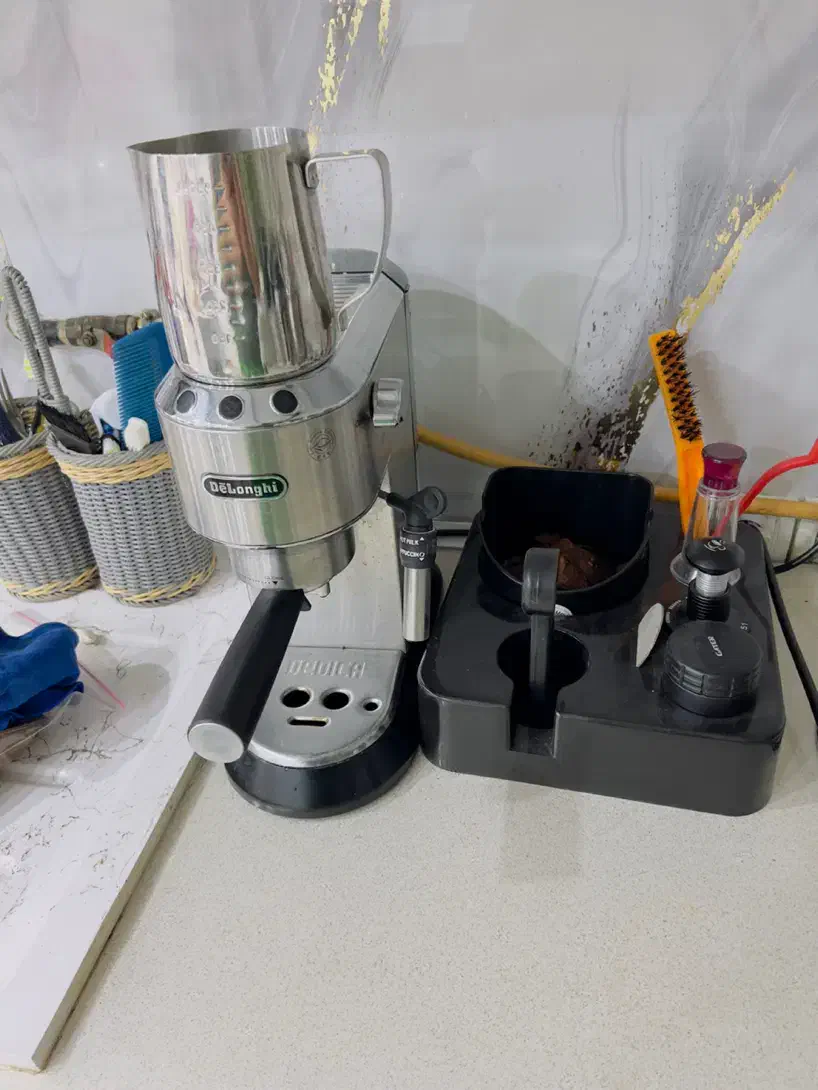 اسپرسو ساز دلونگی مدل ۶۸۵|سماور، چای‌ساز، قهوه‌ساز|تهران, مسعودیه|دیوار