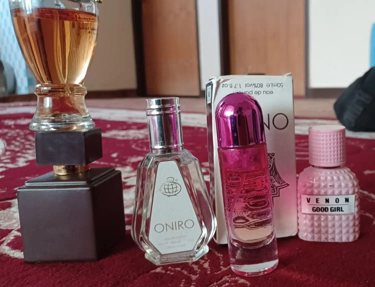 عطر موجود معاوضه با مرغ و خروس|آرایشی، بهداشتی، درمانی|ایذه, |دیوار