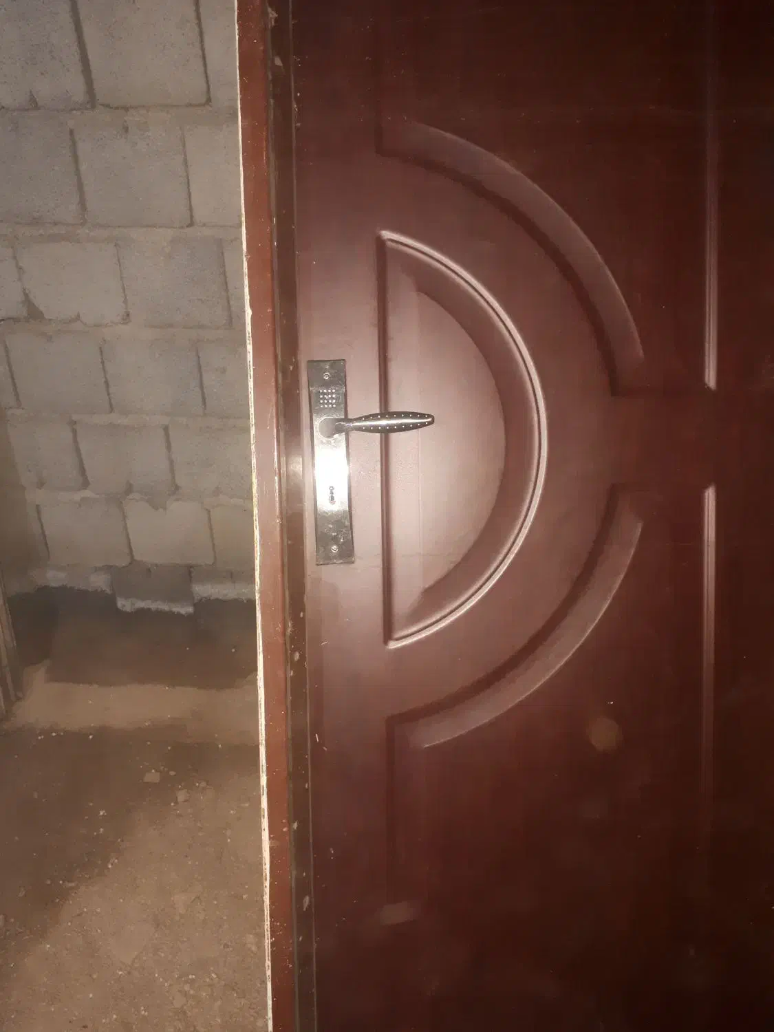 فروش‌ درب‌ اتاق‌ و‌ پنجره‌ آهنی|مصالح و تجهیزات ساختمان|سنندج, |دیوار