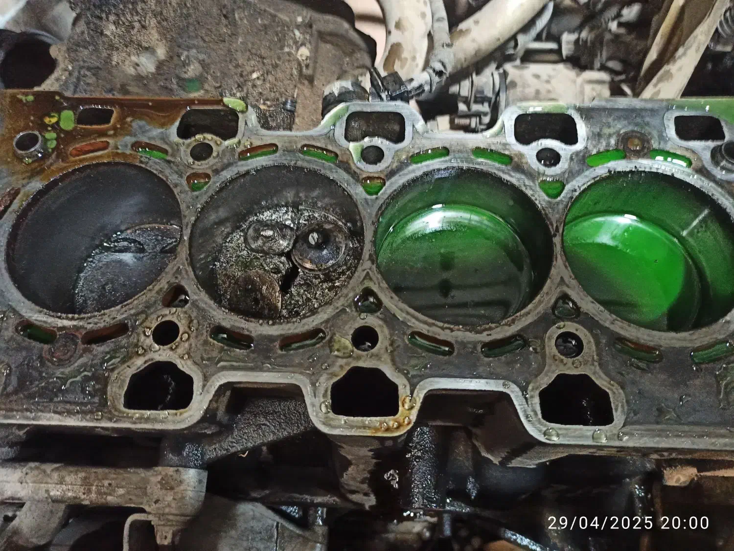 مکانیک سیار شبانه روزی تخفیف ویژه گذاشتیم تا تاریخ|خدمات موتور و ماشین|ساوه, |دیوار