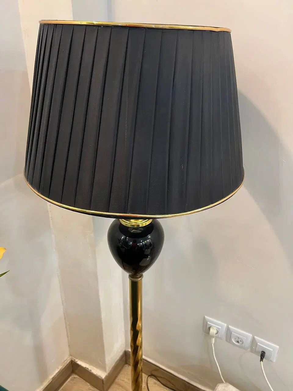 تعدادی وسایل خانه به علت مهاجرت به فروش میرسد|تخت و سرویس خواب|رشت, شهرک صبا|دیوار