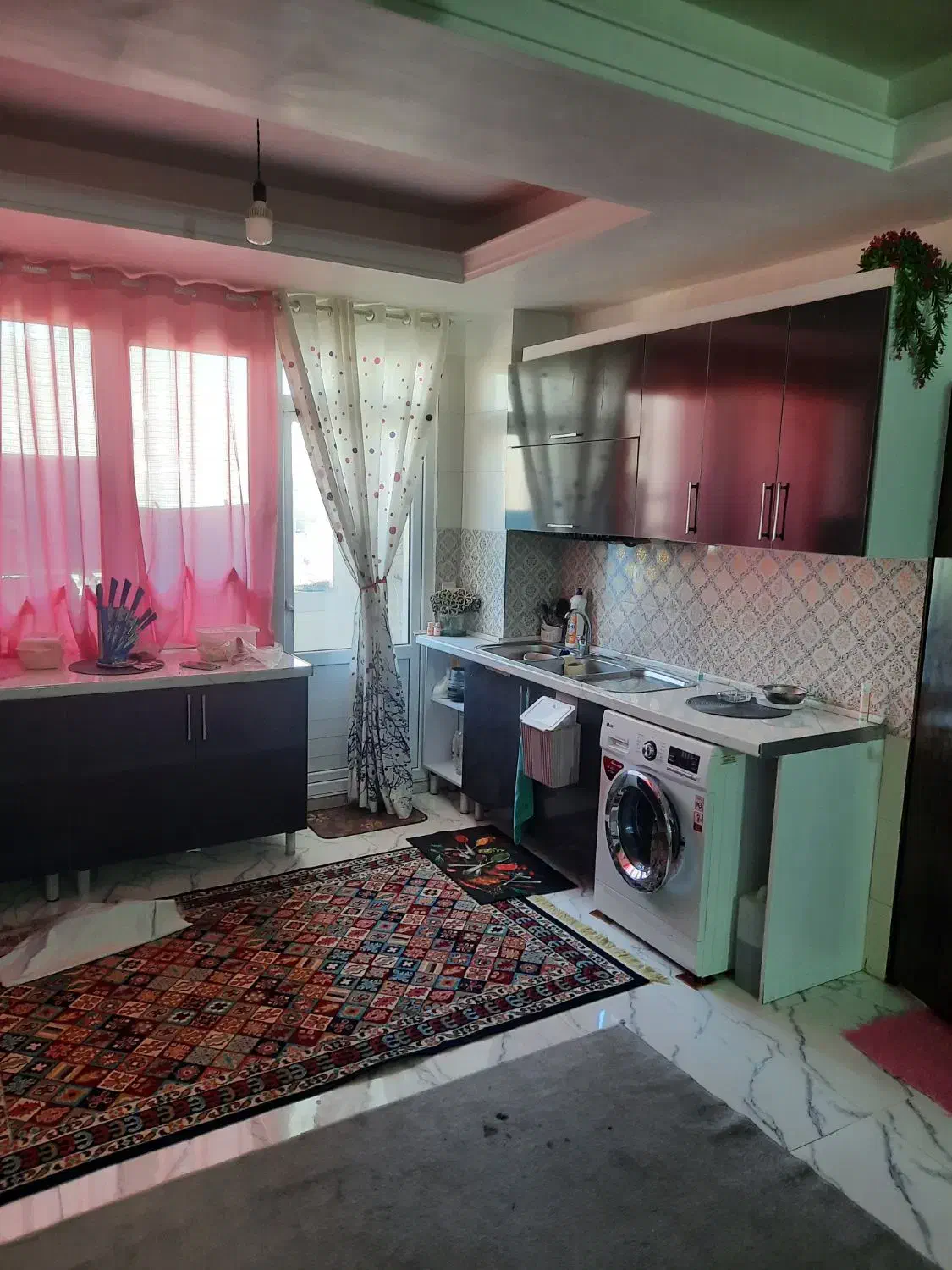 ۸۵ متر قولنامه ای طبقه سوم رو|فروش آپارتمان|بهارستان, |دیوار