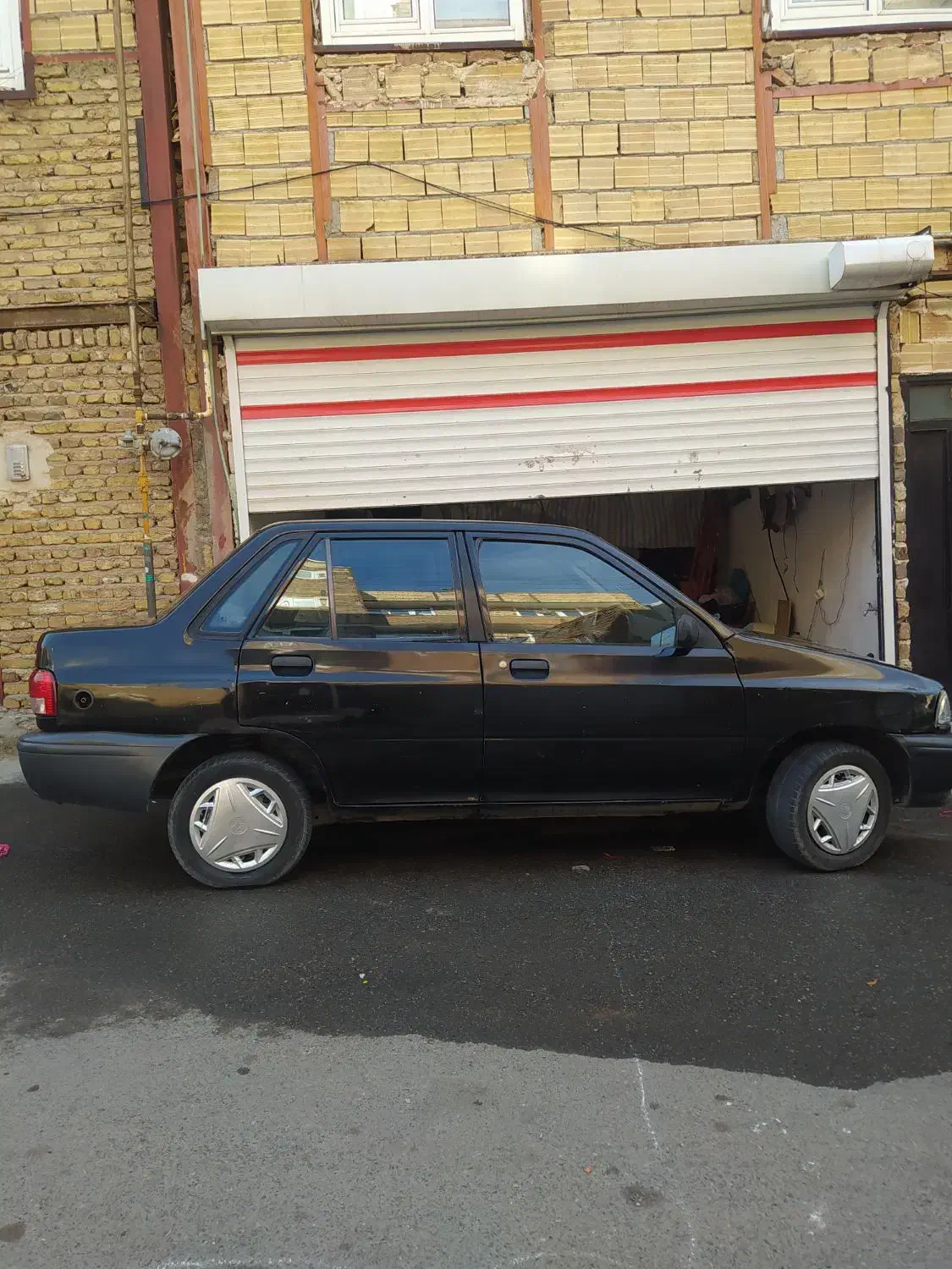 پراید مشکی مدل ۸۴ دوگانه دستی|خودرو سواری و وانت|تبریز, |دیوار