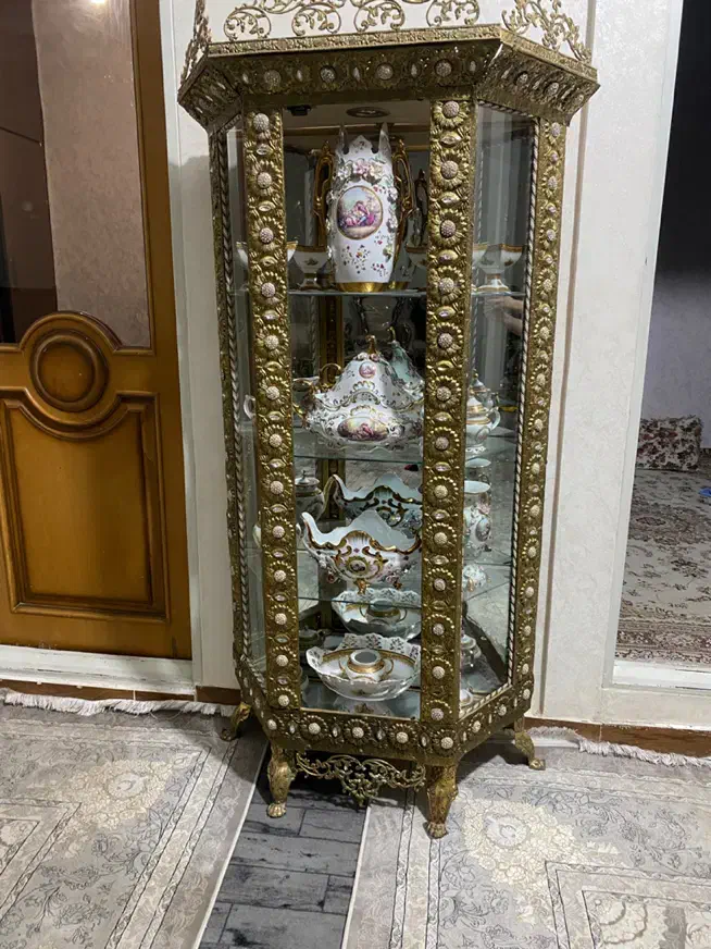 لوازم برنجی|بوفه، ویترین، کنسول|نسیم‌شهر, |دیوار