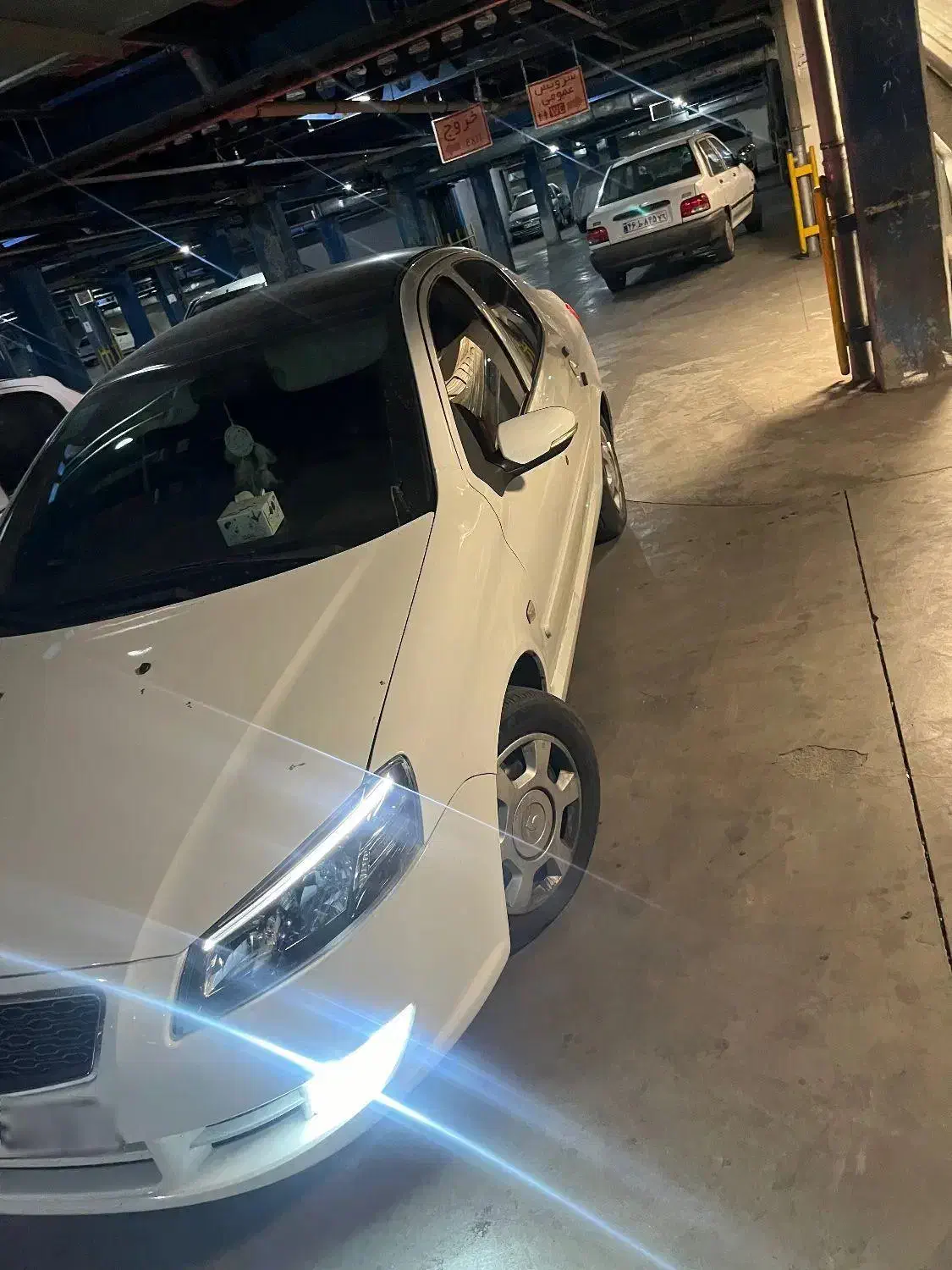 رانا پلاس پاناروما|خودرو سواری و وانت|پرند, فاز ۳|دیوار