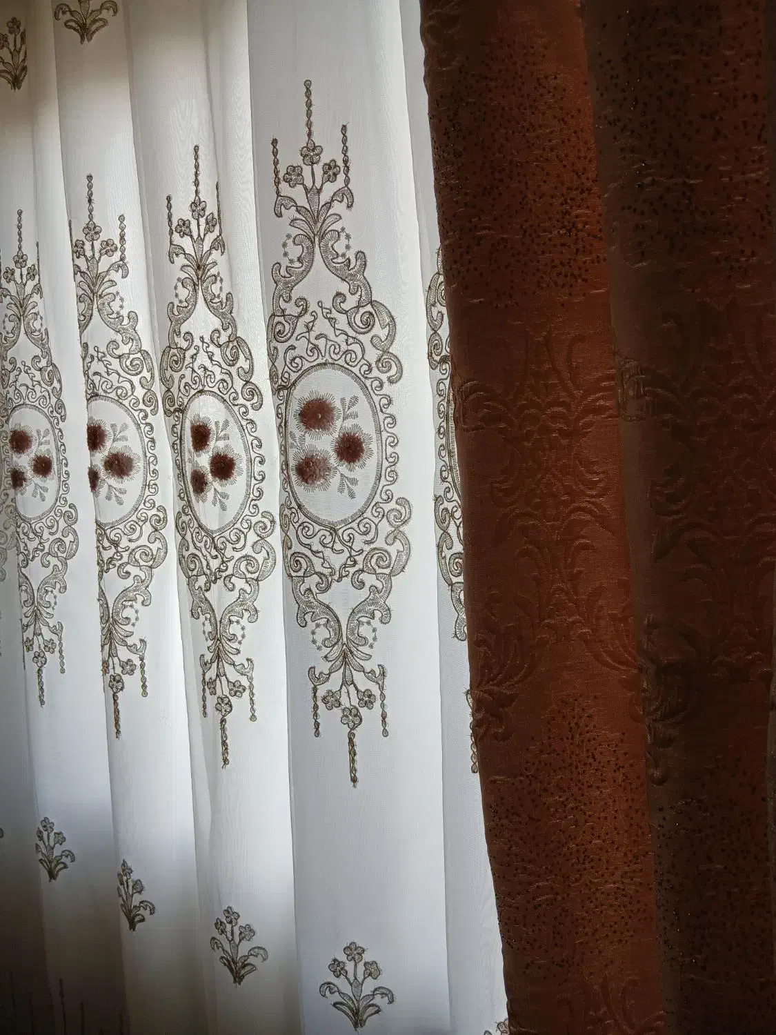 پرده|پرده، رانر، رومیزی|شیرگاه, |دیوار