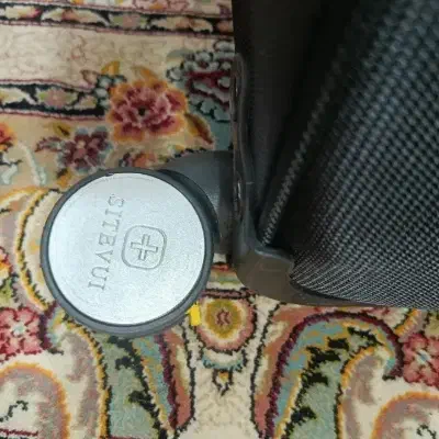 چمدان برزنتی|کیف، کفش، کمربند|ری, سرتخت|دیوار