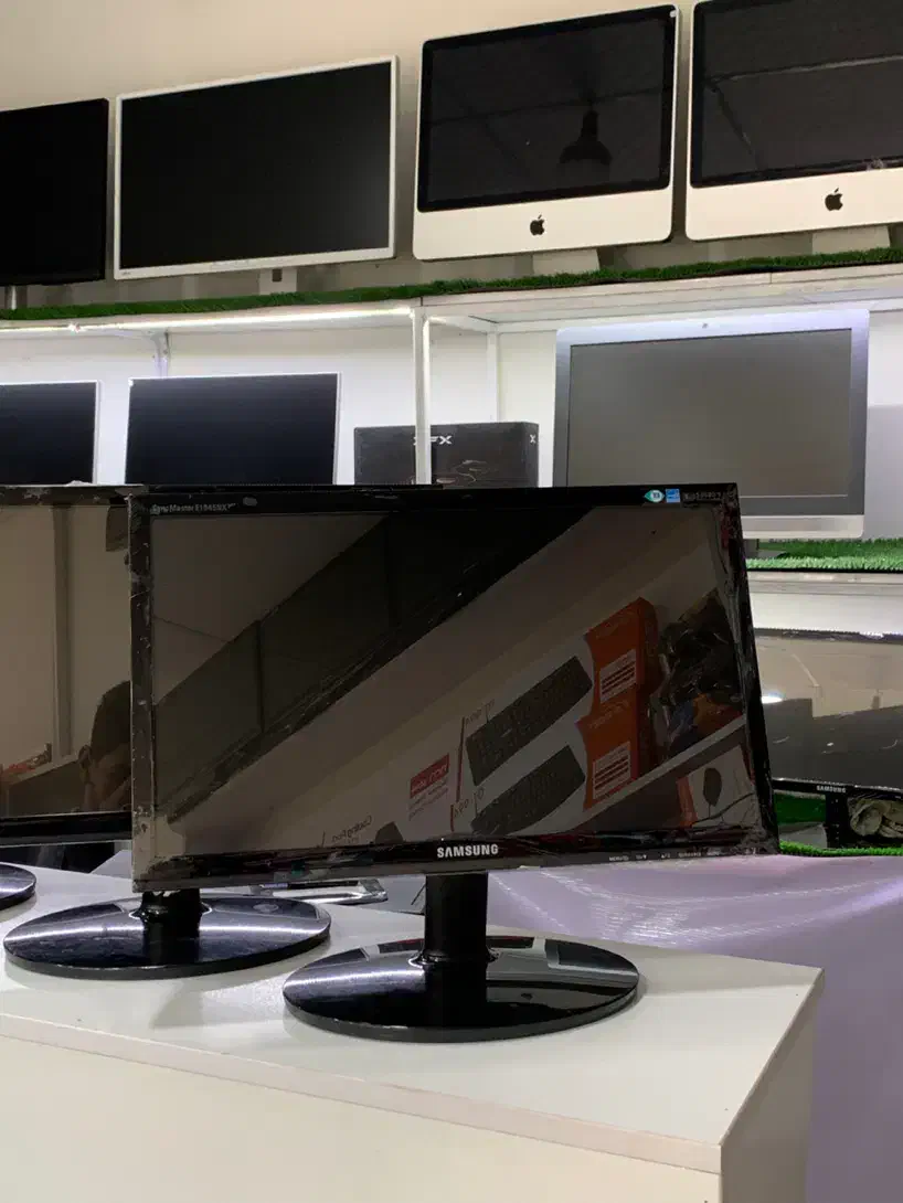 مانیتور ۱۹ اینچ SAMSUNG / LG|قطعات و لوازم جانبی رایانه|سبزوار, قائم|دیوار
