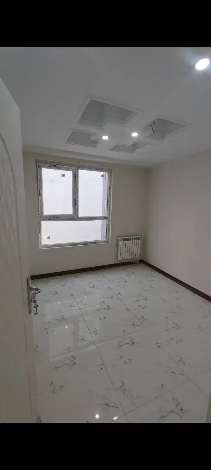 120 متر نوساز تخلیه با پارکینگ و آسانسور  کسری