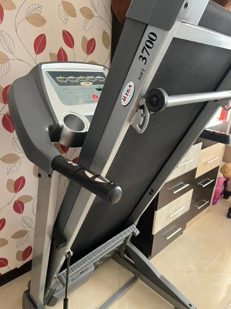 دستگاه تردمیل درحدنو|تجهیزات ورزشی|کرج, شهرک بنفشه|دیوار