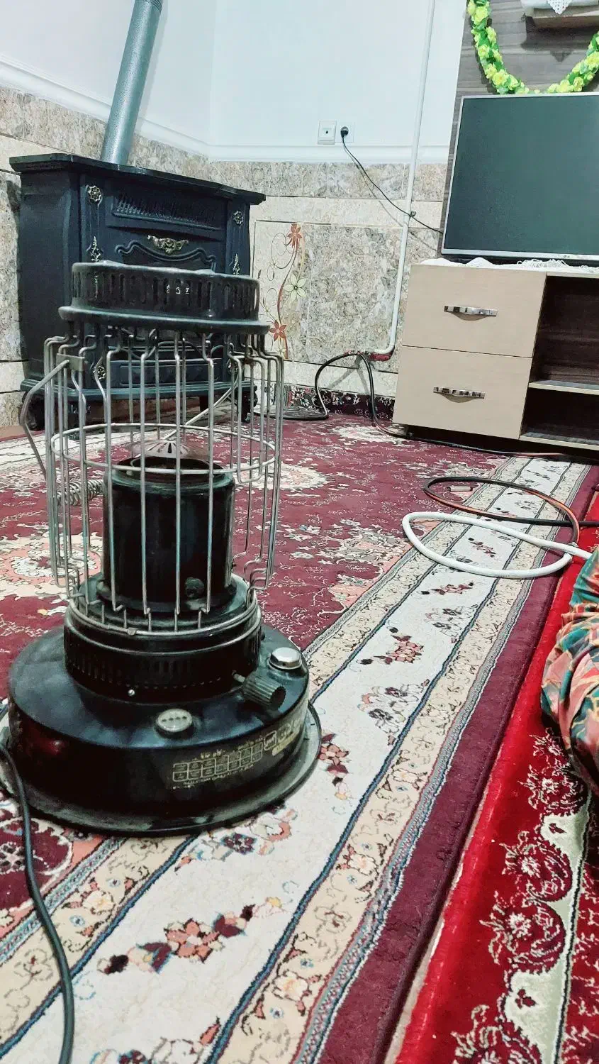 یک چراغ سولان در حد نو|بخاری، هیتر، شومینه|خاش, |دیوار