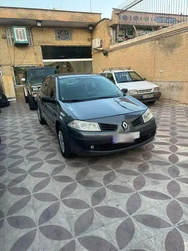 مگان1600cc مدل 88|خودرو سواری و وانت|شیراز, شیشه‌گری|دیوار