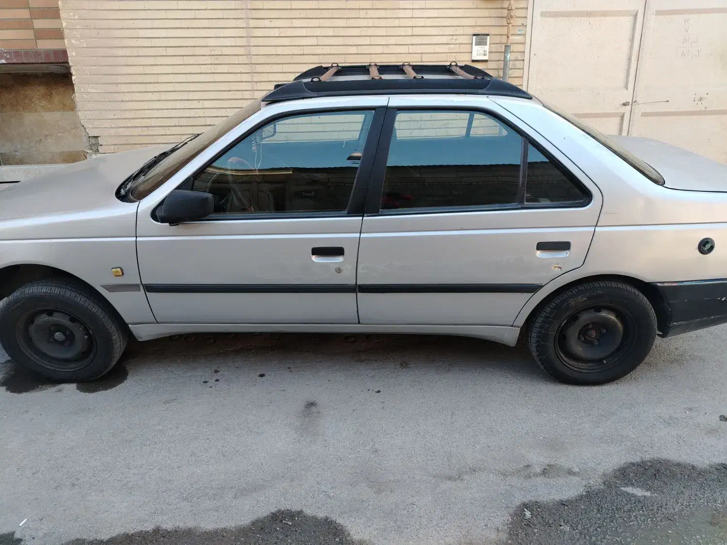 پژو رواسال|خودرو سواری و وانت|نجف‌آباد, قلعه سفید|دیوار