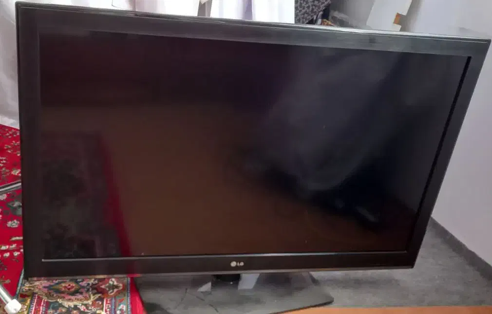 تلوزیون ۴۲ اینچ ال جی|تلویزیون و پروژکتور|مراغه, |دیوار