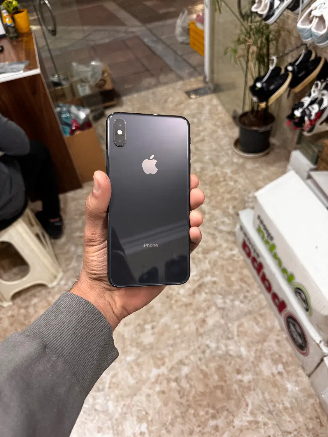 ایفون xsmax|موبایل|رباط‌کریم, رباط‌کریم|دیوار