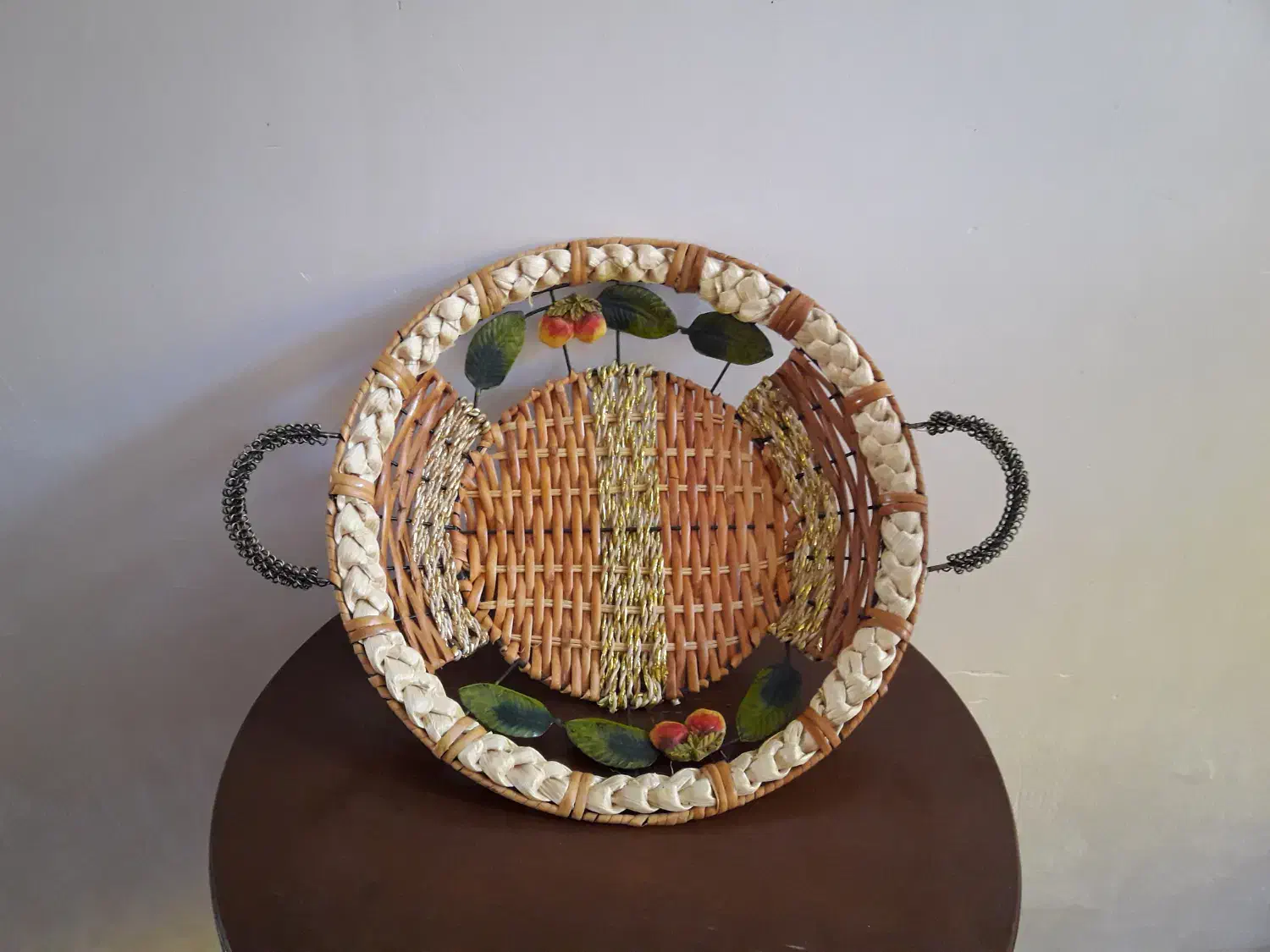 سبد حصیری وچوبی(کاملا نو )|صنایع دستی و سایر لوازم تزئینی|سبزوار, قصبه اب یمین|دیوار