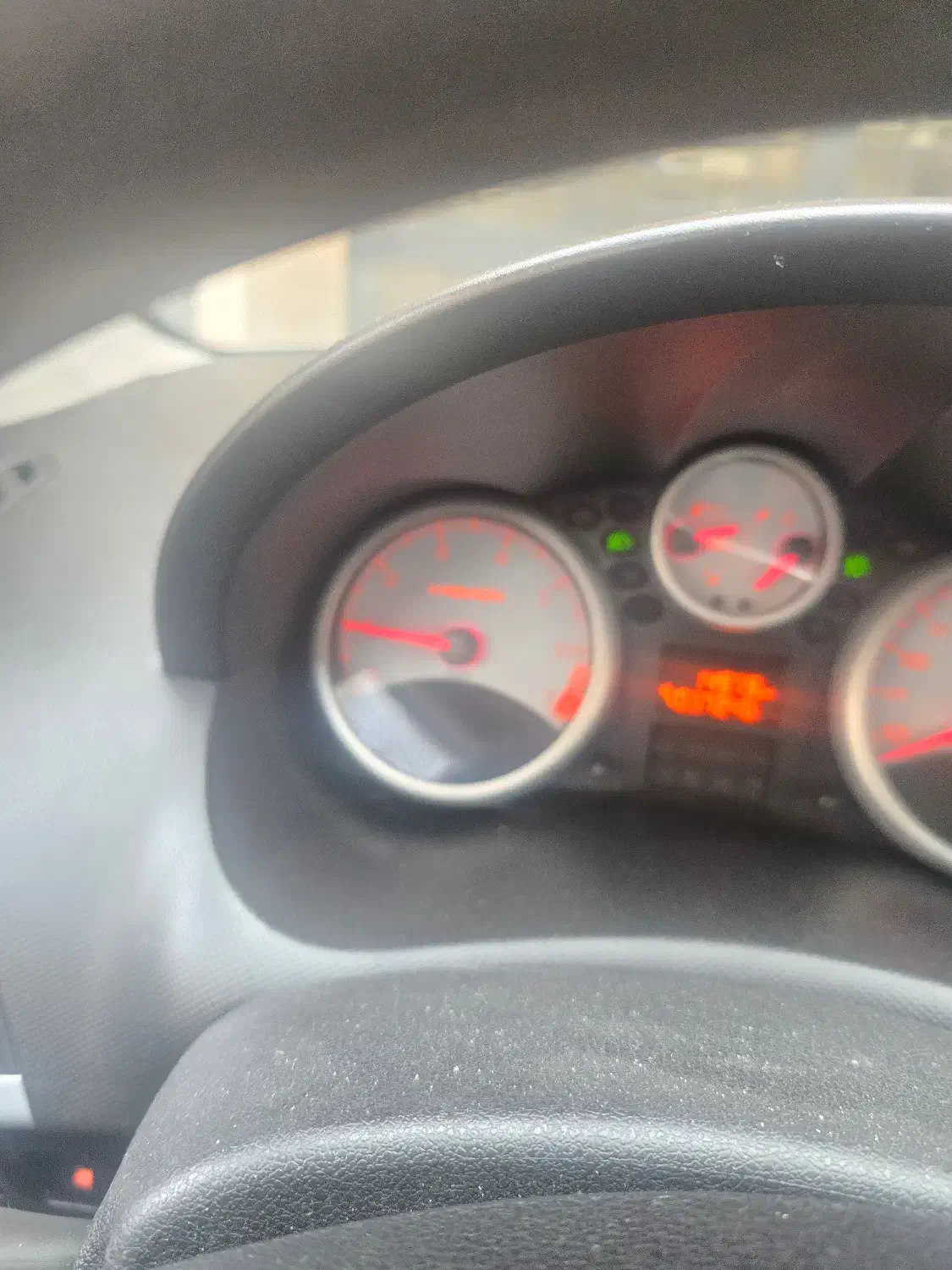 ۲۰۷ دنده ای فرمون برقی. مایل به معاوضه با کواییک|خودرو سواری و وانت|کرج, عظیمیه|دیوار