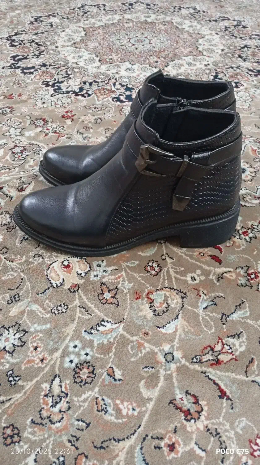 دو جفت چکمه سایز 38|کیف، کفش، کمربند|مشکین‌دشت, |دیوار