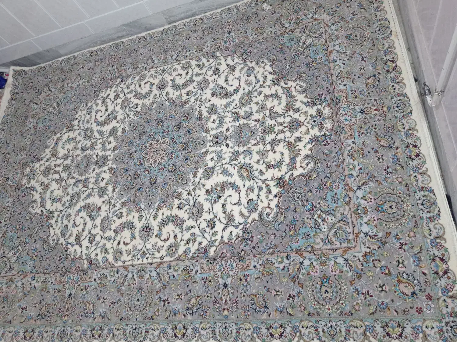 قالی 9 متری|فرش|آران و بیدگل, |دیوار