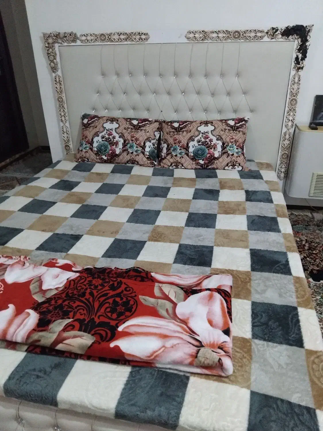 تخت دونفره با تشک طبی فنری سالم|تخت و سرویس خواب|مینودشت, |دیوار