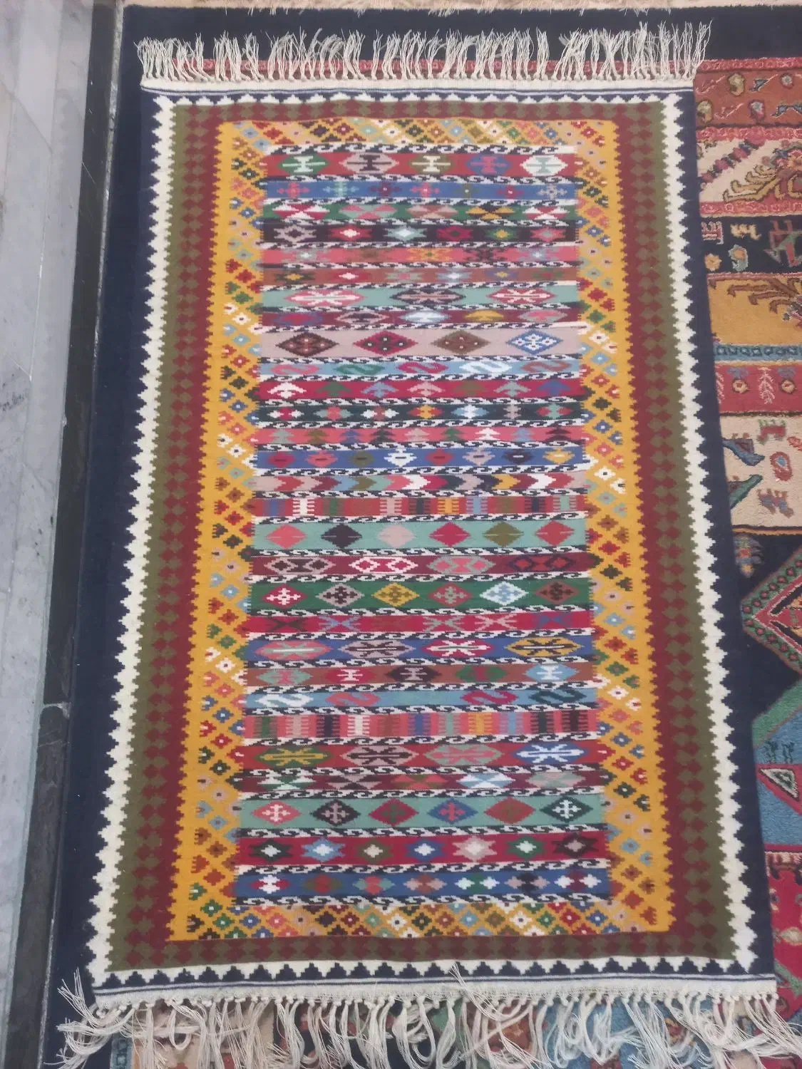 یک عدد گلیم ۱در۱/5بفروش میرسد|گلیم، جاجیم، گبه|فیروزآباد (فارس), |دیوار