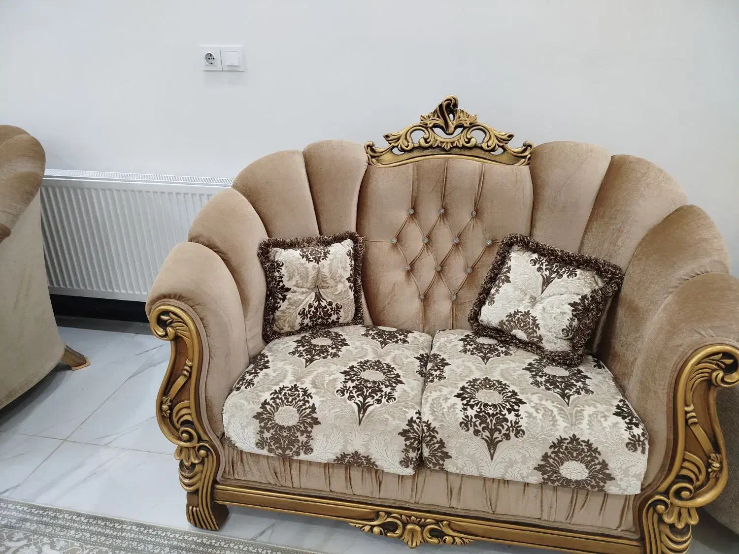 مبل راحتی سلطنتی7نفره فوق العاده تمیز  چوب|مبلمان خانگی و میز عسلی|بیرجند, |دیوار